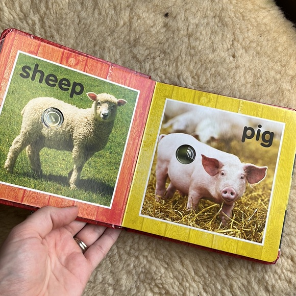 Poke - A - Dot farm animals board book - Picture 3 of 4